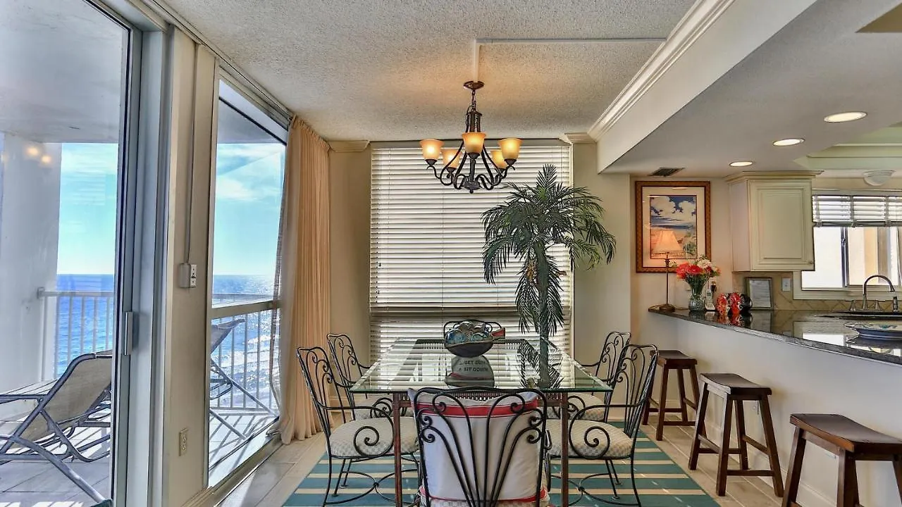 Holiday home Shoreline Towers 1061 - Updated Beachfront Condo With Incredible Views End Unit Destin