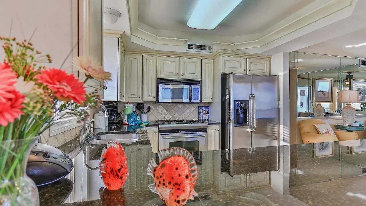 Shoreline Towers 1061 - Updated Beachfront Condo With Incredible Views End Unit Destin 0*,  United States