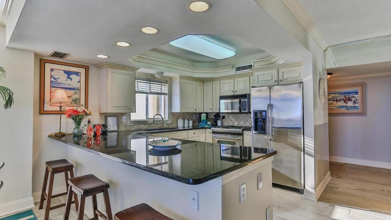 Shoreline Towers 1061 - Updated Beachfront Condo With Incredible Views End Unit Destin Holiday home