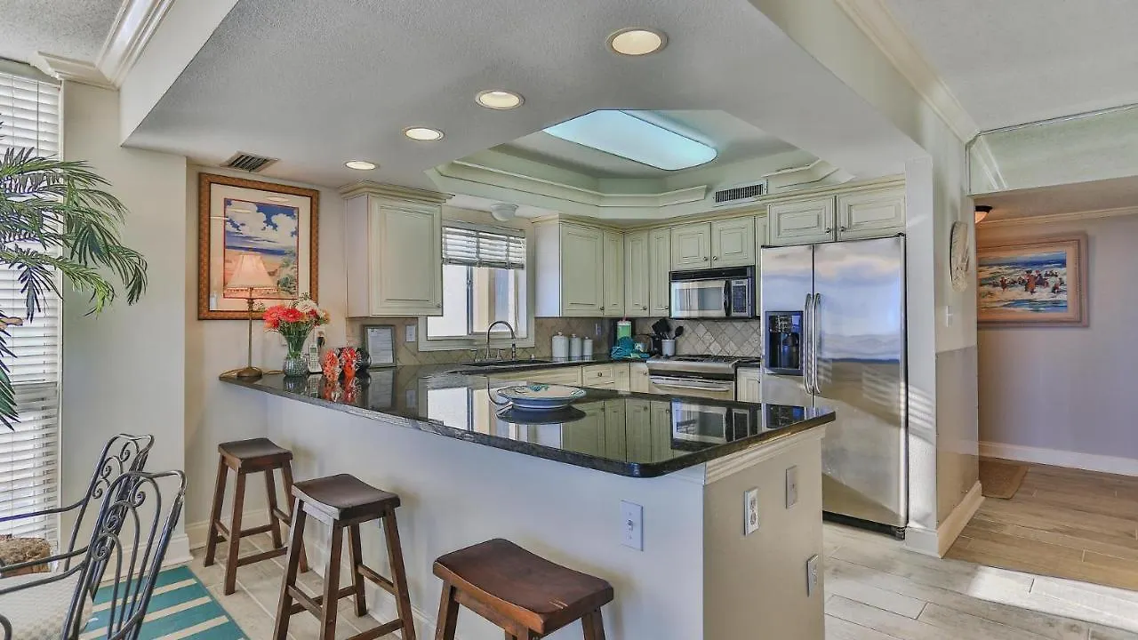 Shoreline Towers 1061 - Updated Beachfront Condo With Incredible Views End Unit Destin 0*,