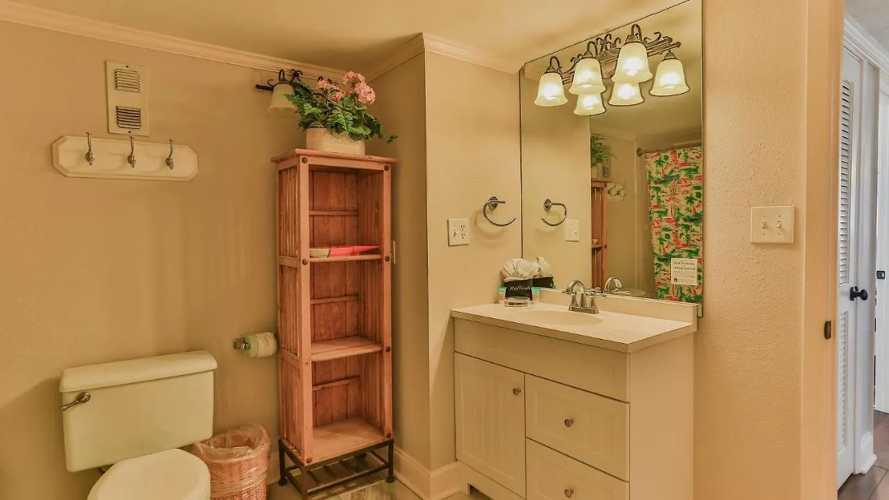Shoreline Towers 1061 - Updated Beachfront Condo With Incredible Views End Unit Destin Holiday home